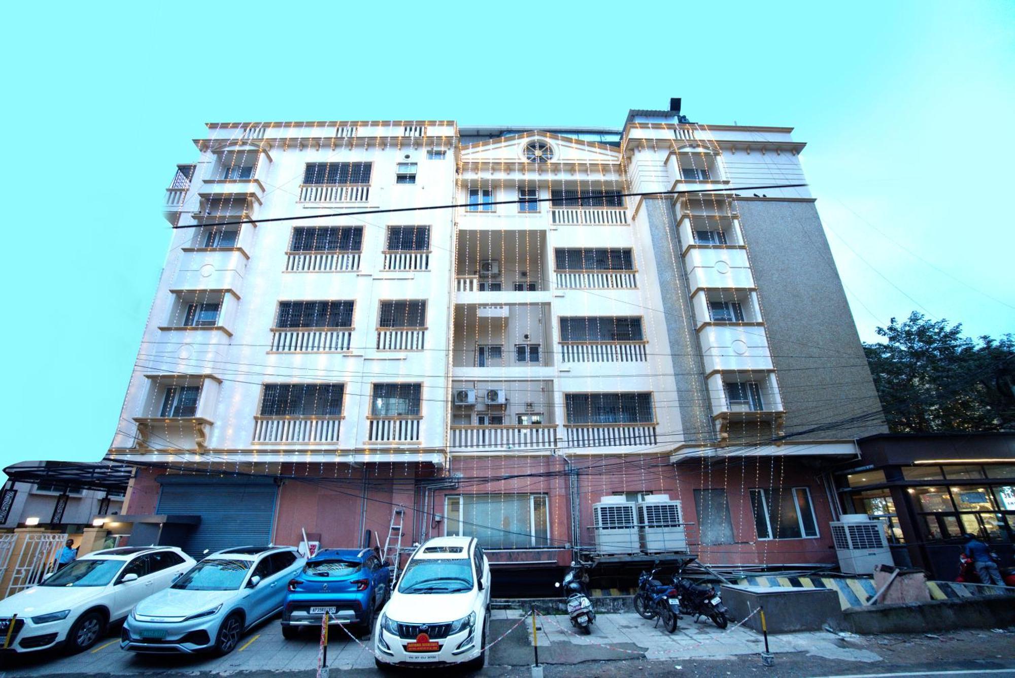 Blossoms & Service 3* Chennai