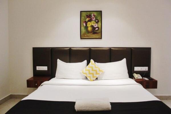 Blossoms & Service Hotel 3*